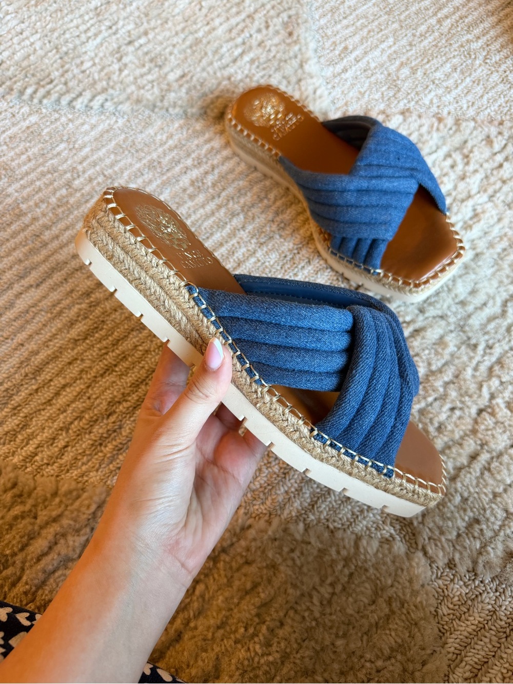 VINCE CAMUTO NEW NEVER VEEN WORN Blue‎ Quilted Slide Sandals - Women